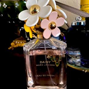 Marc Jacobs Daisy perfume